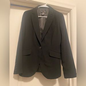 Women's black blazer in size 6, great condition